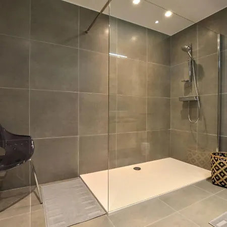 Apartment Splendid Ground Floor With Garden In The Very Center Of *