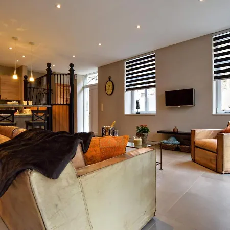 Apartmán Splendid Ground Floor With Garden In The Very Center Of Spa